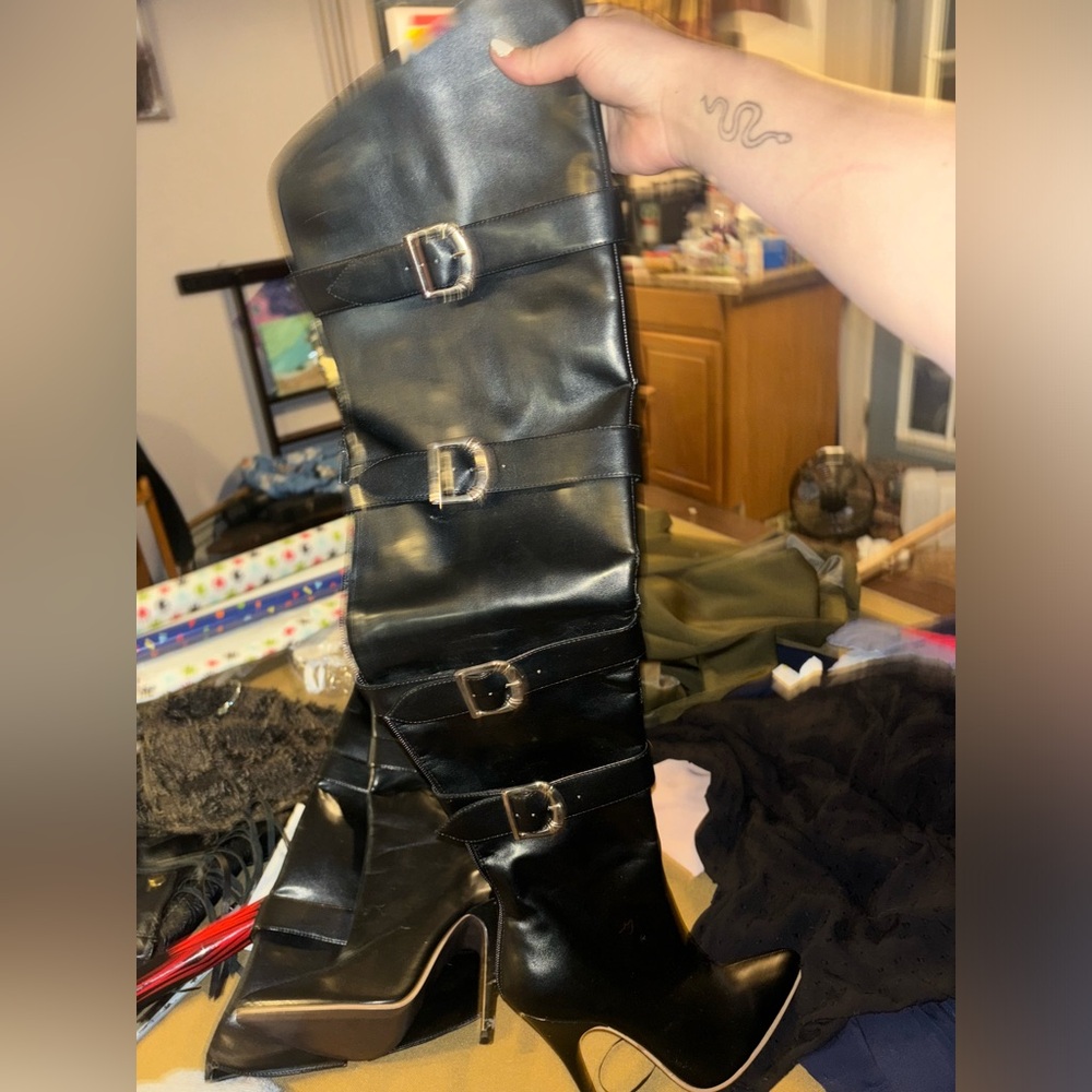 Super duper long boots